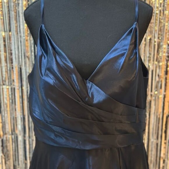 NWT Blue floor length satin ball gown with pockets corset back pad bra size 16 - Picture 3 of 5